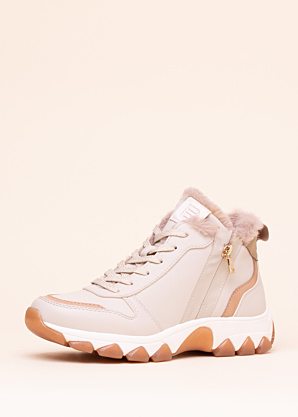 Bagatt aulinukai Yoko