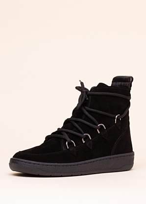 Molly Bessa aulinukai