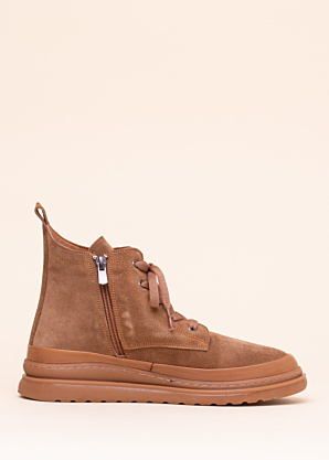 Molly Bessa aulinukai