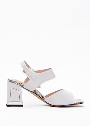 Loretta Vitale bateliai