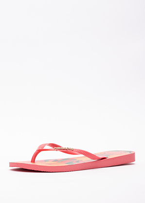 Havaianas šlepetės per pirštą