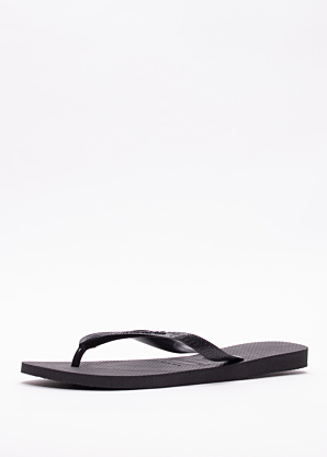 Havaianas šlepetės per pirštą