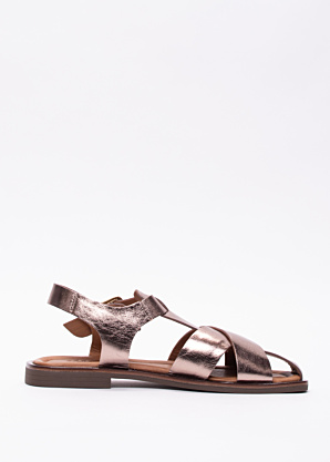 Molly Bessa bateliai