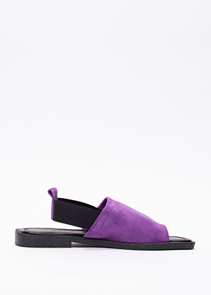 Molly Bessa bateliai