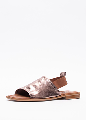 Molly Bessa bateliai