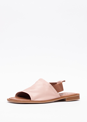 Molly Bessa bateliai