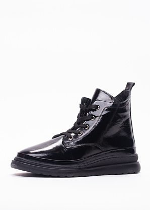 Molly Bessa aulinukai