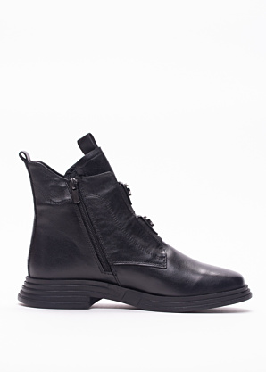 Molly Bessa aulinukai