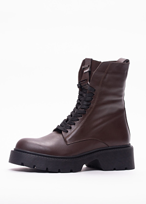 Molly Bessa aulinukai