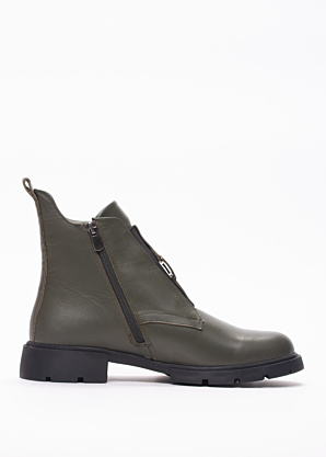 Molly Bessa aulinukai