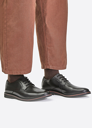 Clarks uždari bateliai Atticus Lace