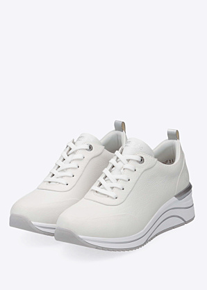 Remonte laisvalaikio bateliai