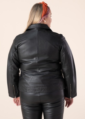 Vila Evoked striukė Junona