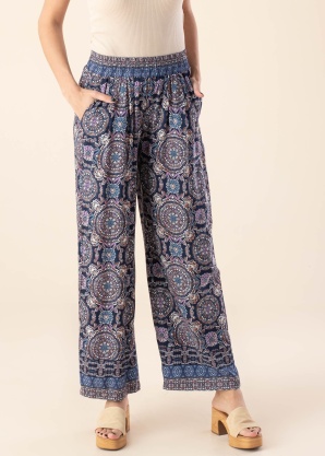 Molly Bracken kelnės