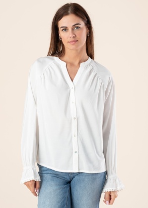 b.young palaidinė Helvig