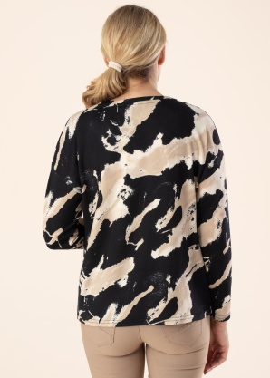 b.young megztinis Pieta