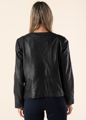 Saki striukė Emma Comfort