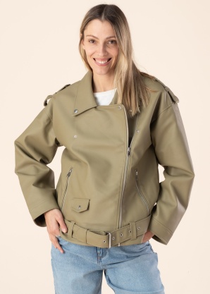 Noisy May striukė Paulina