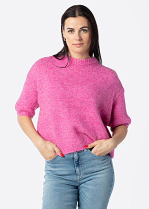 b.young megztinis Otia