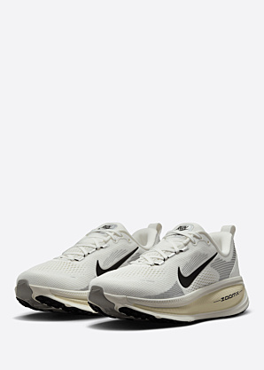 Nike bėgimo bateliai Vomero 18