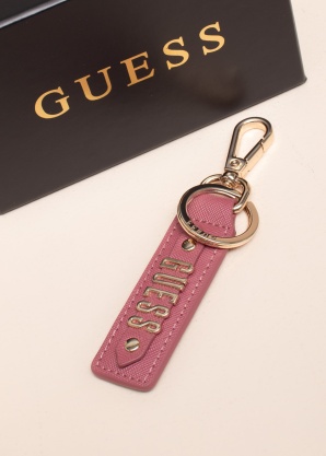 Guess raktų pakabukas dovanų dėžutėje