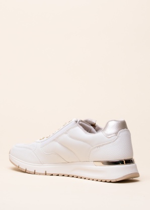 SJ laisvalaikio bateliai