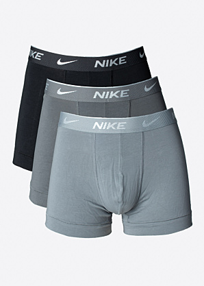Nike kelnaitės dėžutėje 3 poros