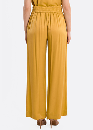 Molly Bracken kelnės