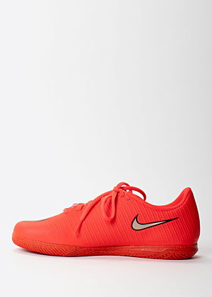 Nike futbolo bateliai Jr Vapor 17 Club Ic