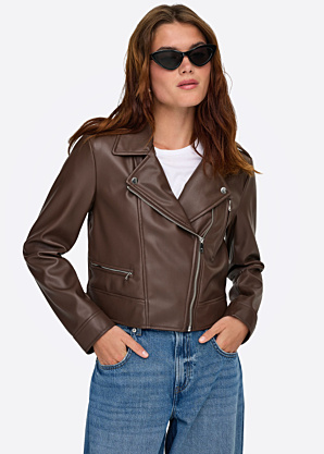 Only striukė Carmen