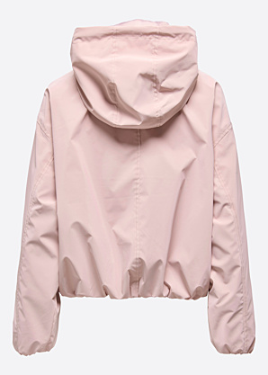 Only pavasario-rudens striukė Camille