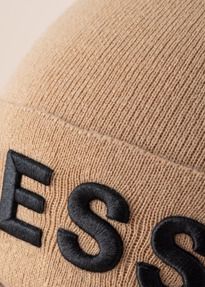 Guess žieminė kepurė Maxi Logotipas