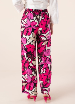 b.young kelnės Janina