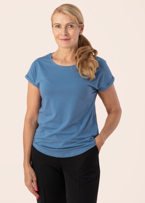 b.young palaidinė Pamila