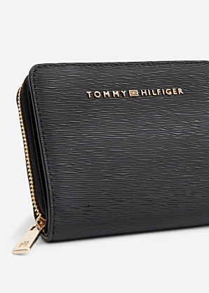 Tommy Hilfiger piniginė Modern Med Flap dėžutėje