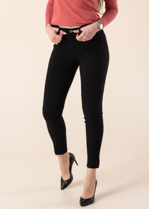 b.young kelnės Elva