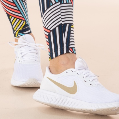 Nike bėgimo bateliai Revolution 5