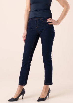 b.young džinsai Luni