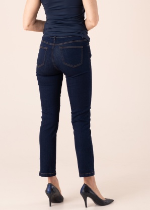 b.young džinsai Luni