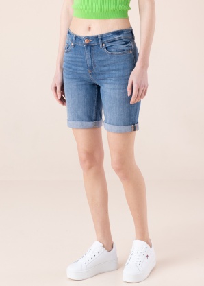 b.young kelnės Kato