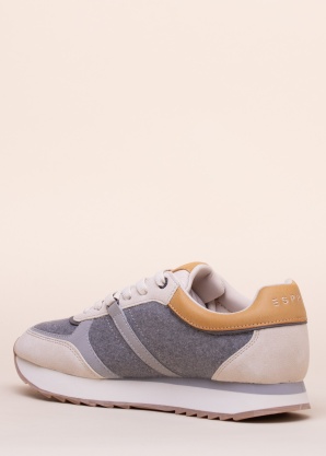 Esprit laisvalaikio bateliai