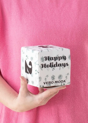 Vero Moda kojines 4 poros Elf dovanų dėžutėje