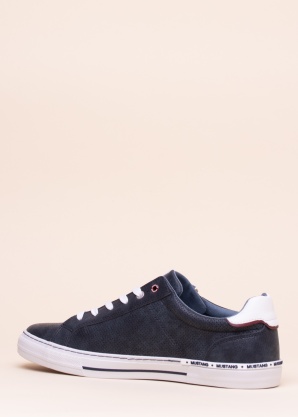 Mustang laisvalaikio batai