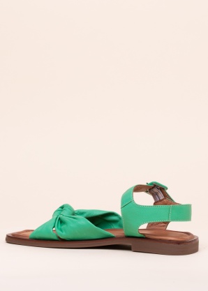 Molly Bessa basutės