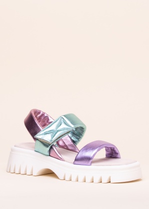 Molly Bessa basutės