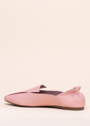 Molly Bessa bateliai