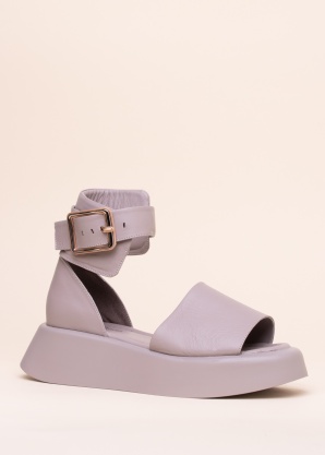 Molly Bessa basutės