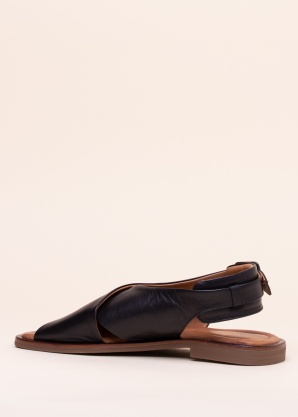 Molly Bessa basutės