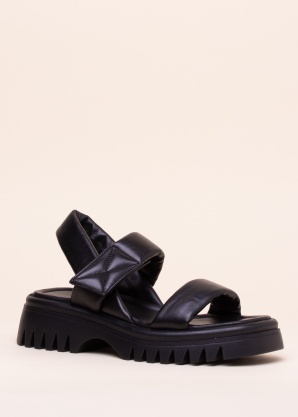 Molly Bessa basutės