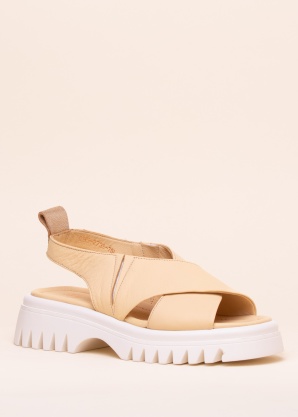 Molly Bessa basutės